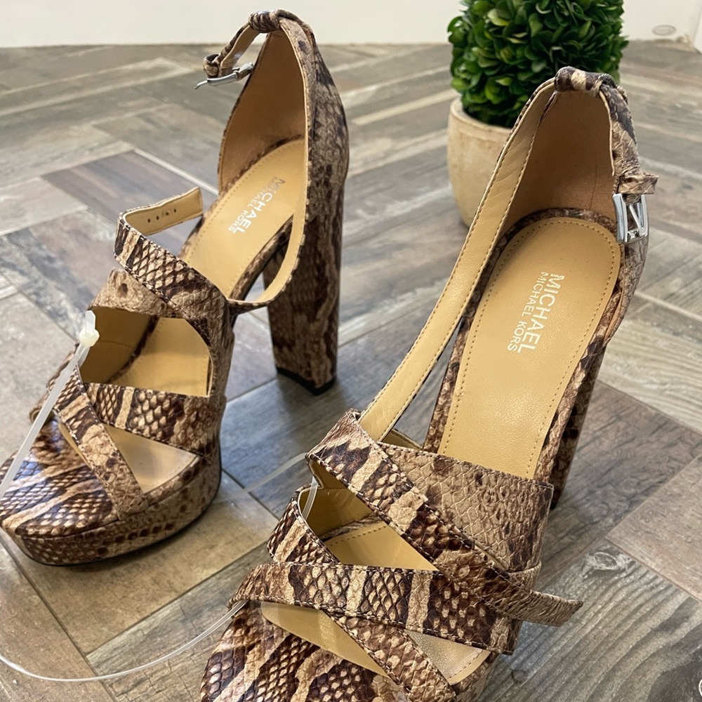 Michael Korea lorene platform sandal